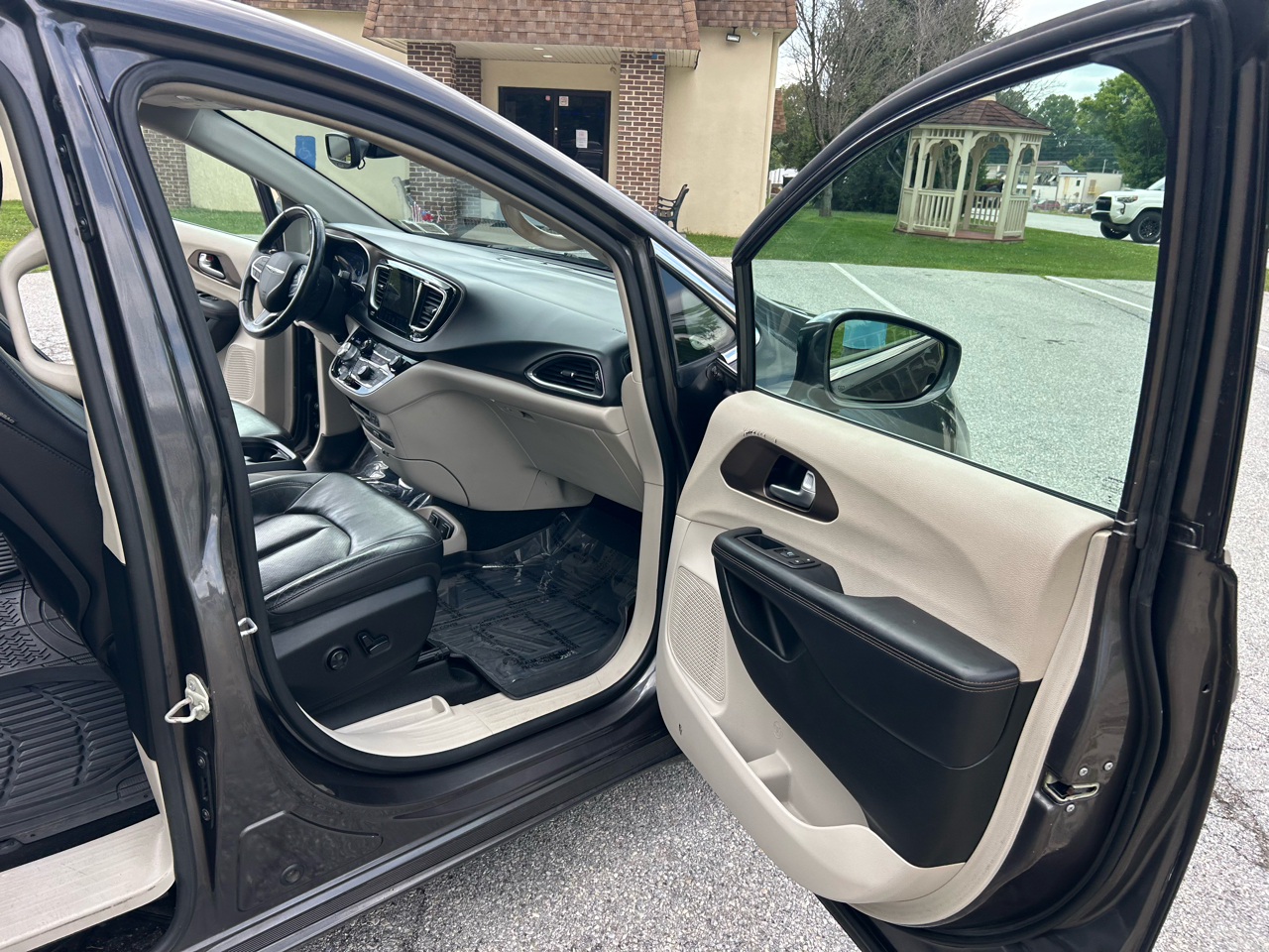 Chrysler Pacifica Touring L Plus FWD 2018