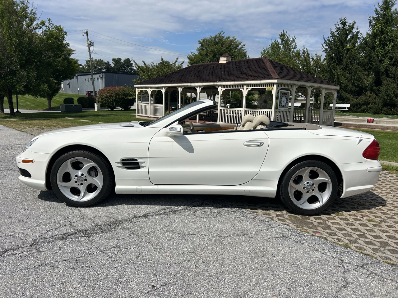 Mercedes-Benz SL-Class 2dr Roadster 5.0L 2004