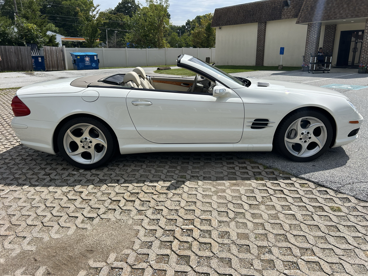 Mercedes-Benz SL-Class 2dr Roadster 5.0L 2004