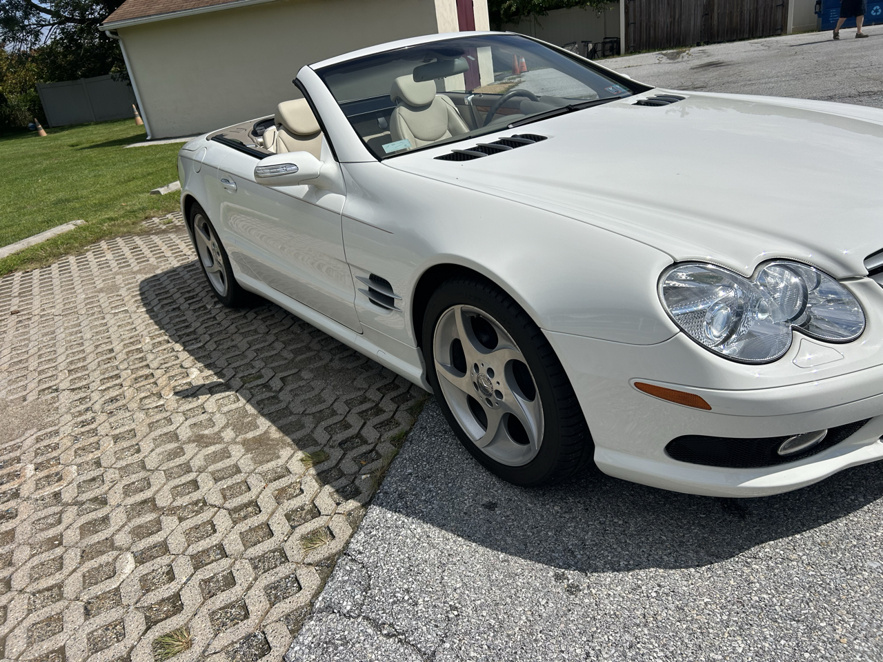 Mercedes-Benz SL-Class 2dr Roadster 5.0L 2004