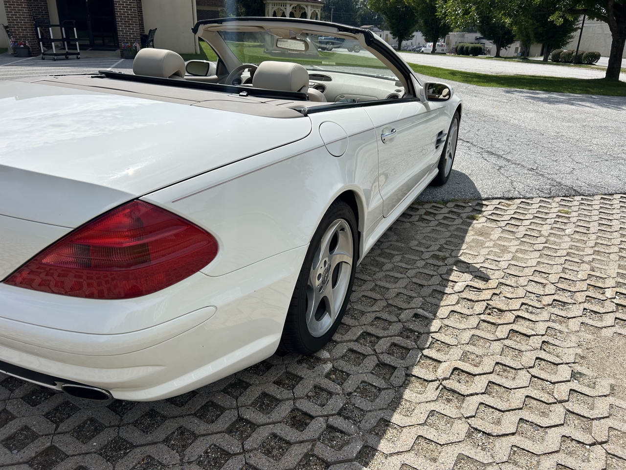 Mercedes-Benz SL-Class 2dr Roadster 5.0L 2004