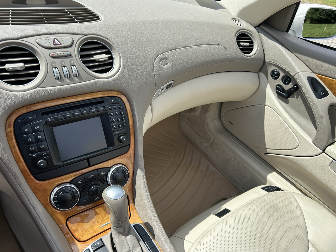 Mercedes-Benz SL-Class 2dr Roadster 5.0L 2004