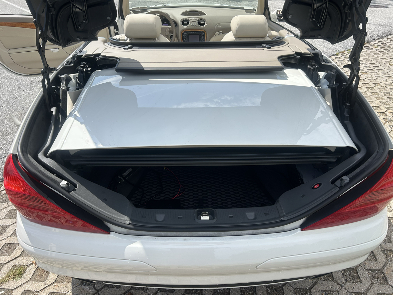 Mercedes-Benz SL-Class 2dr Roadster 5.0L 2004