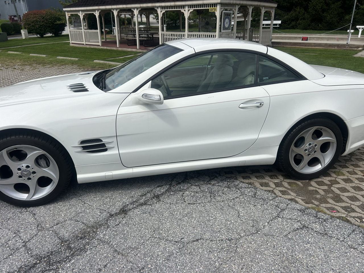 Mercedes-Benz SL-Class 2dr Roadster 5.0L 2004