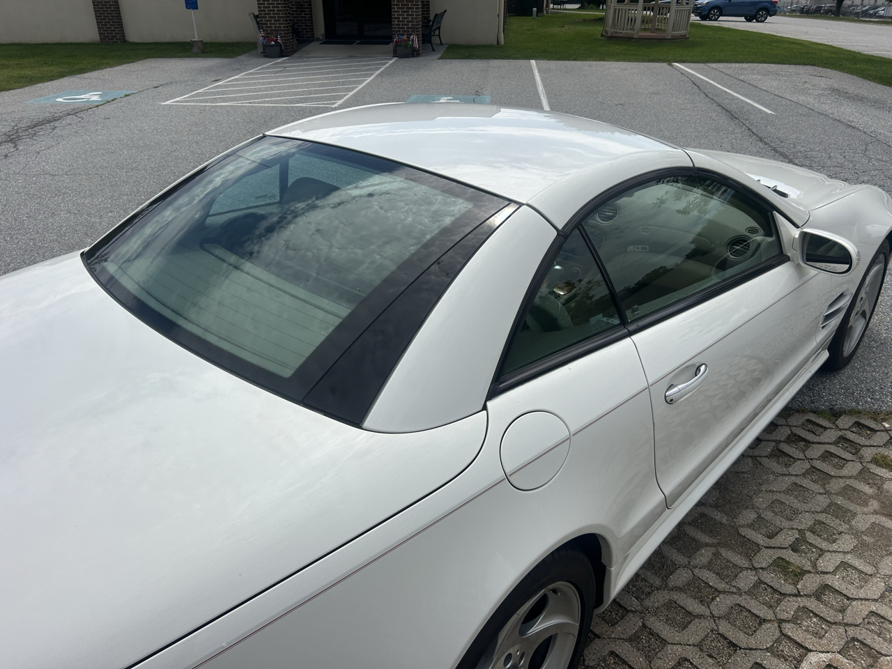 Mercedes-Benz SL-Class 2dr Roadster 5.0L 2004