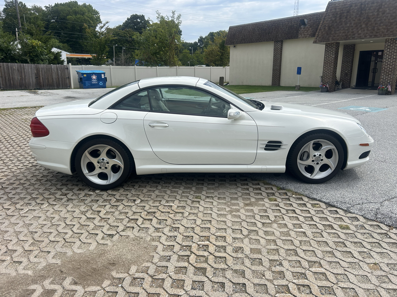 Mercedes-Benz SL-Class 2dr Roadster 5.0L 2004