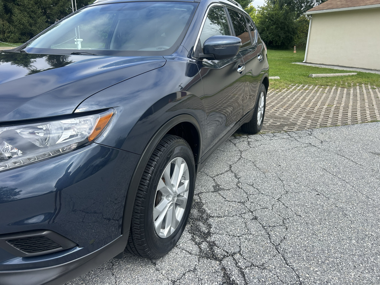 Nissan Rogue AWD 4dr SV 2016