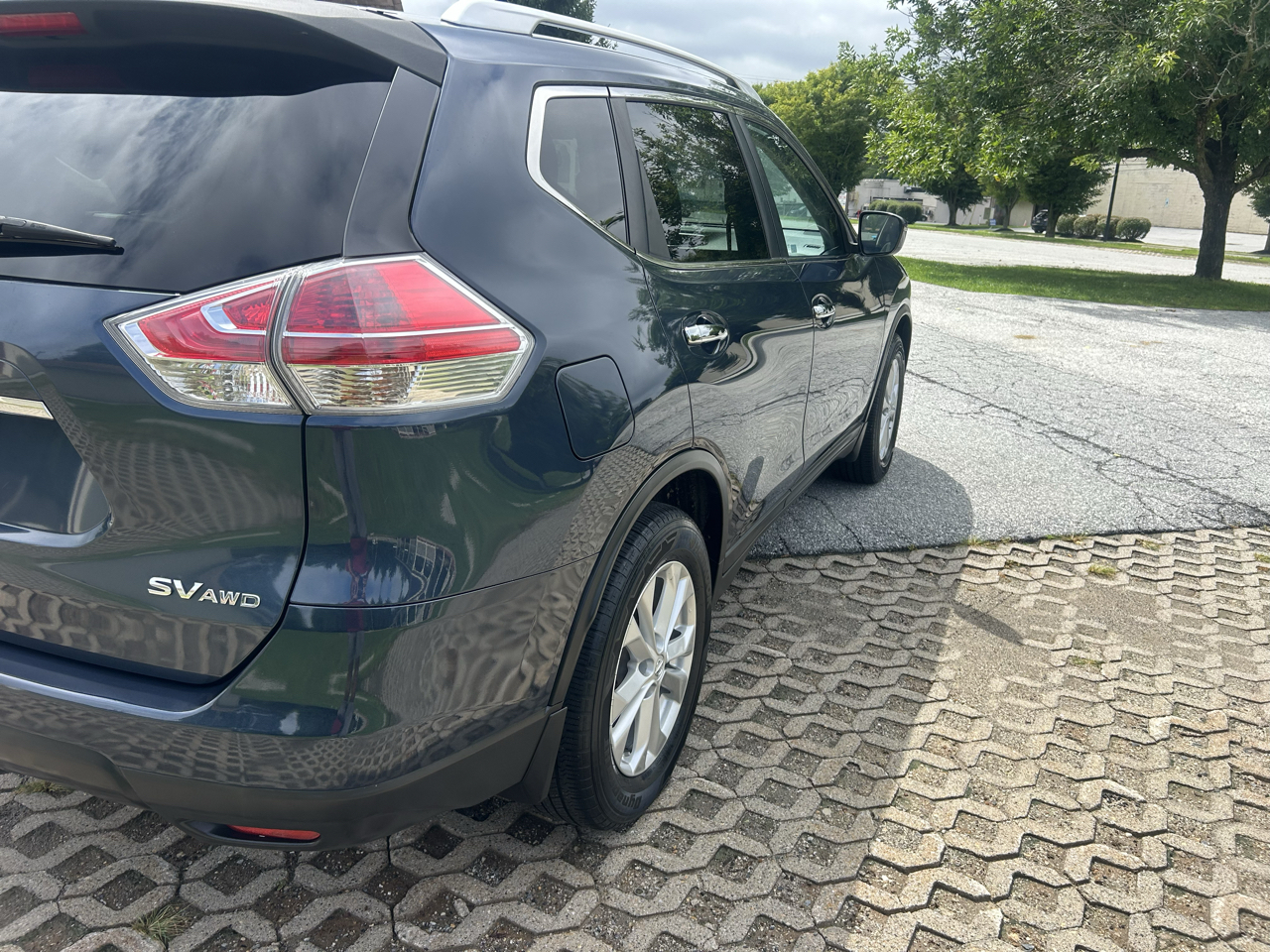 Nissan Rogue AWD 4dr SV 2016