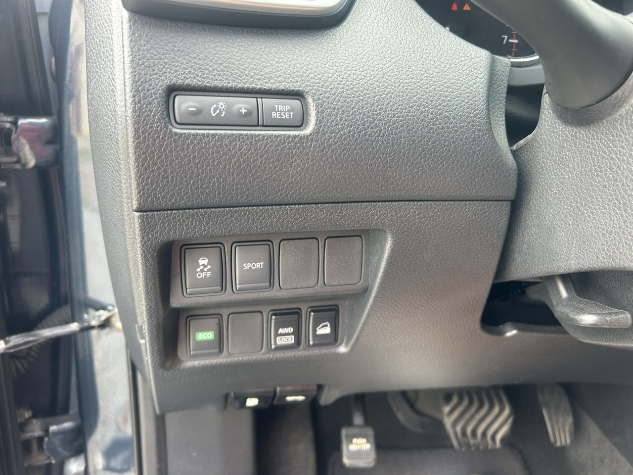 Nissan Rogue AWD 4dr SV 2016