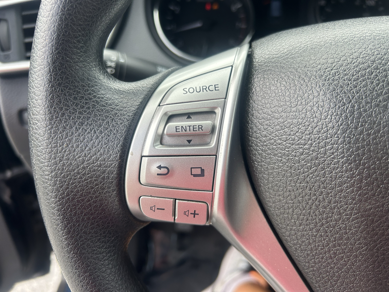 Nissan Rogue AWD 4dr SV 2016