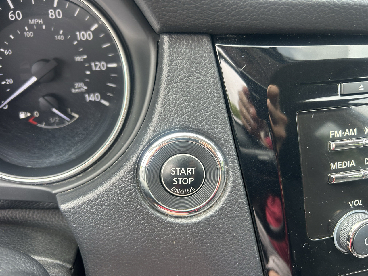 Nissan Rogue AWD 4dr SV 2016