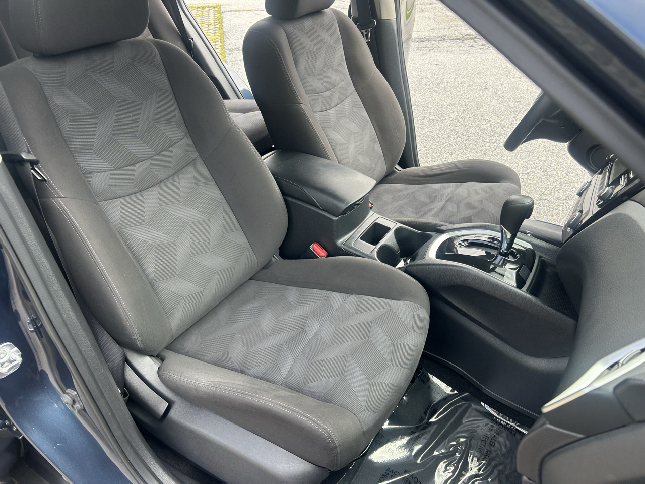 Nissan Rogue AWD 4dr SV 2016