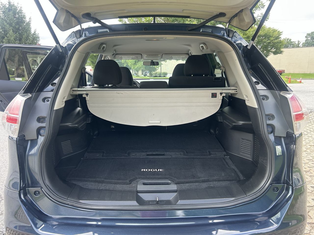 Nissan Rogue AWD 4dr SV 2016