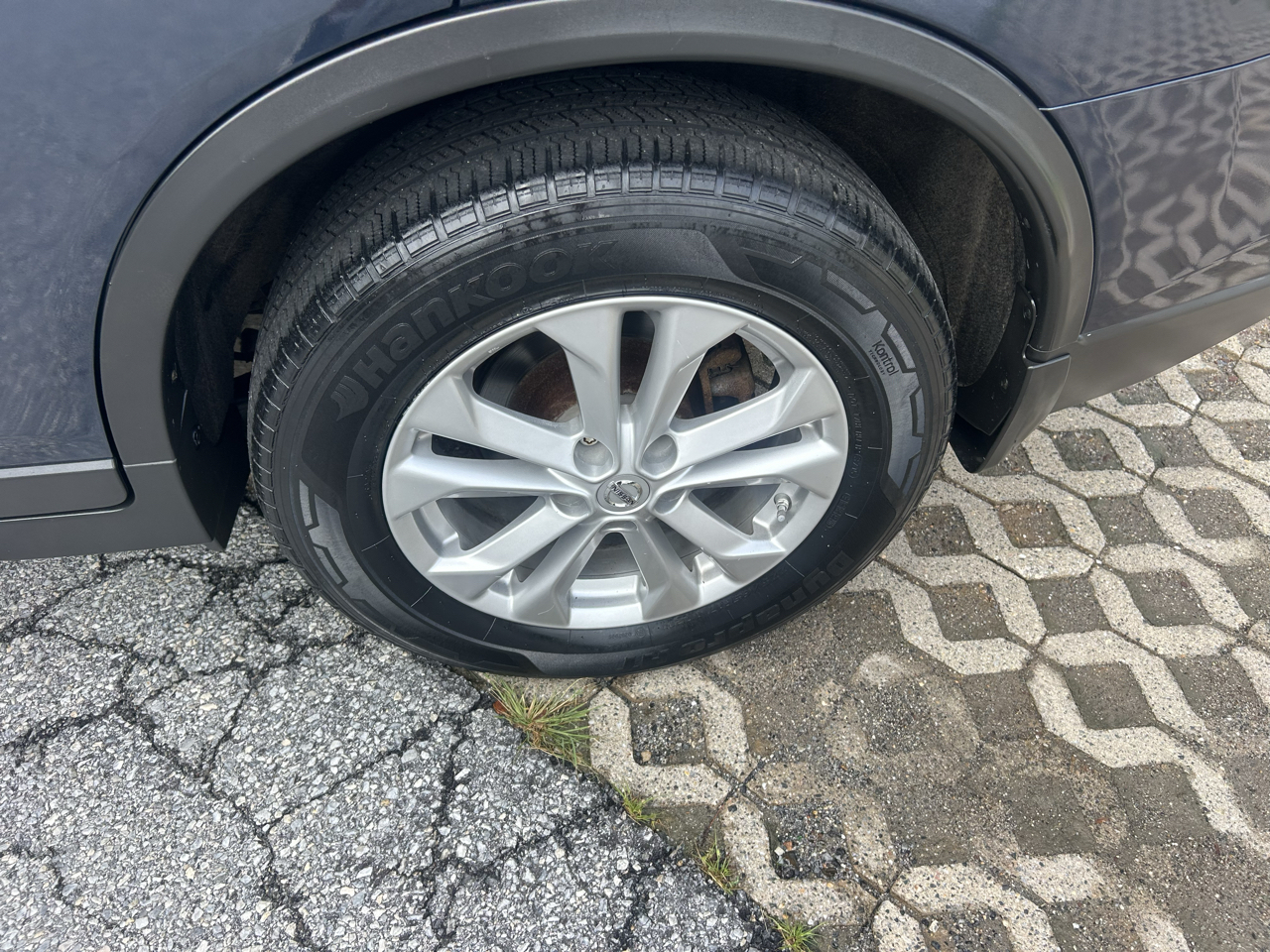 Nissan Rogue AWD 4dr SV 2016