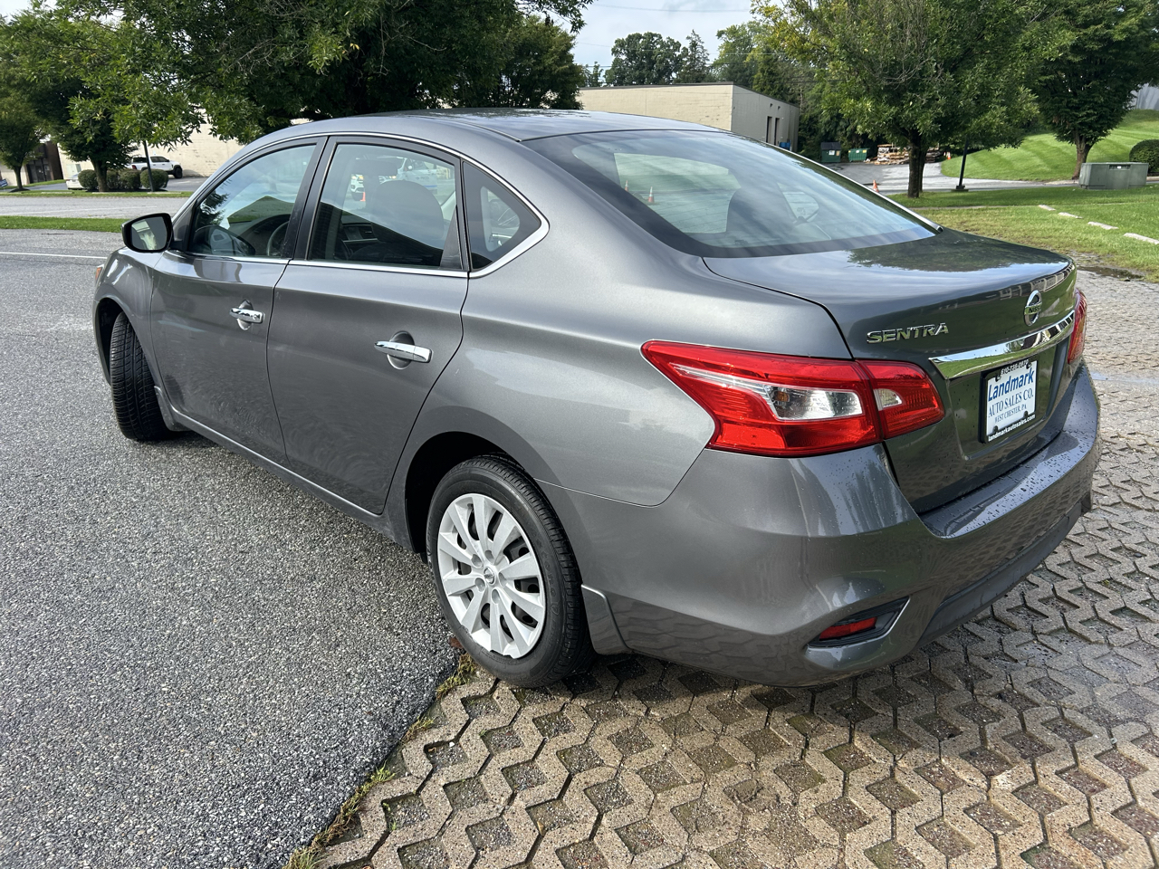 Nissan Sentra 4dr Sdn I4 CVT S 2016