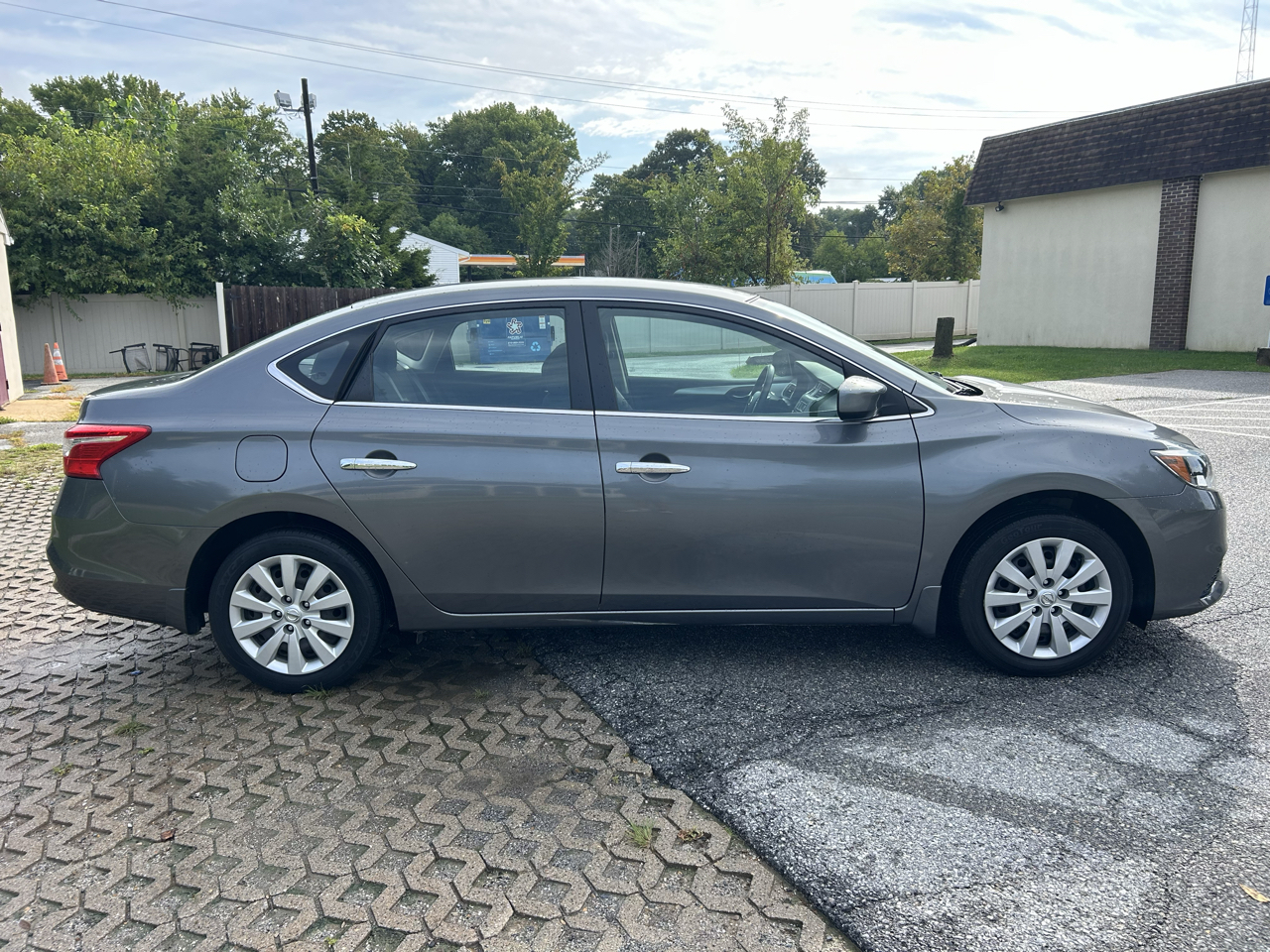 Nissan Sentra 4dr Sdn I4 CVT S 2016