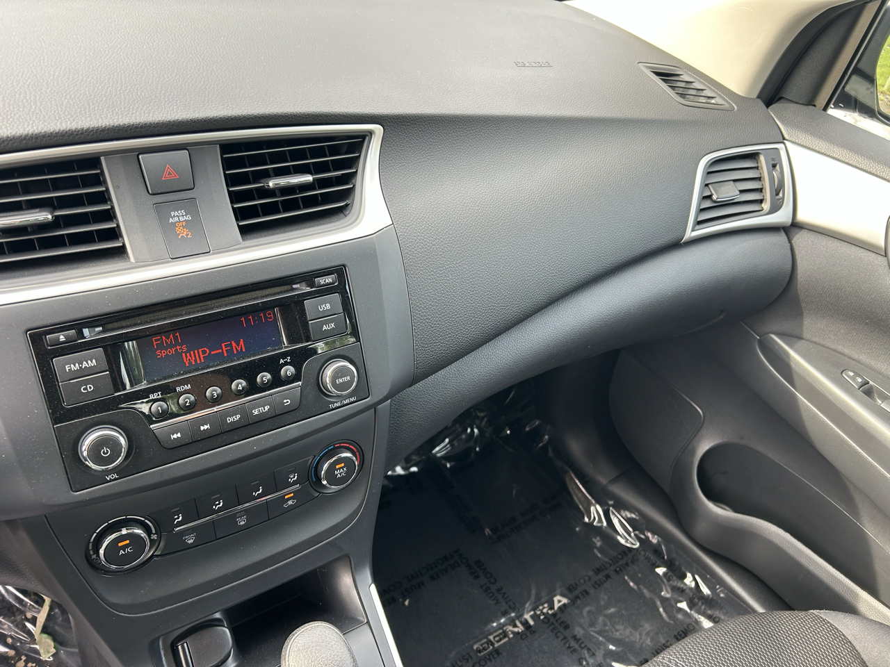 Nissan Sentra 4dr Sdn I4 CVT S 2016