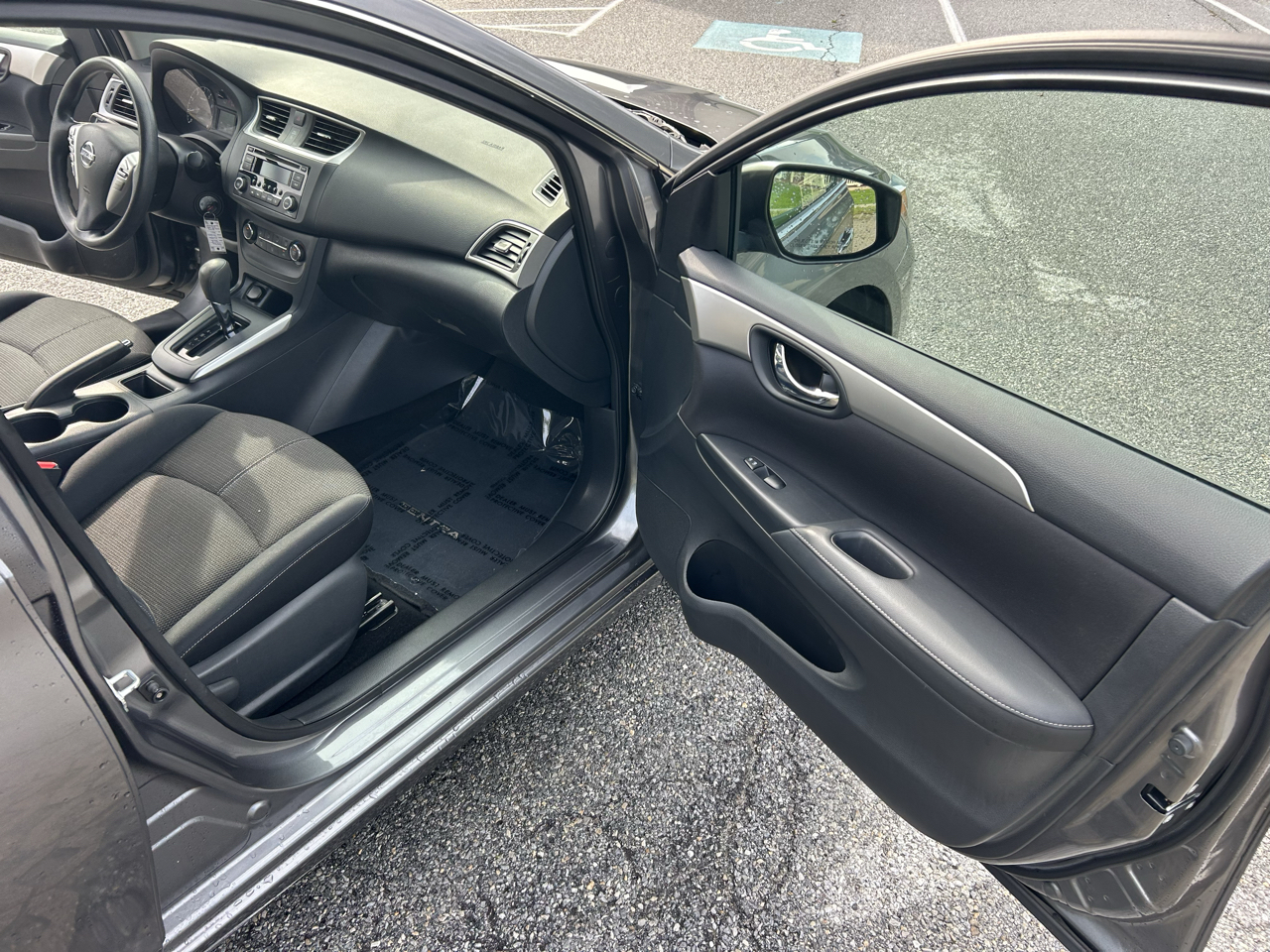 Nissan Sentra 4dr Sdn I4 CVT S 2016