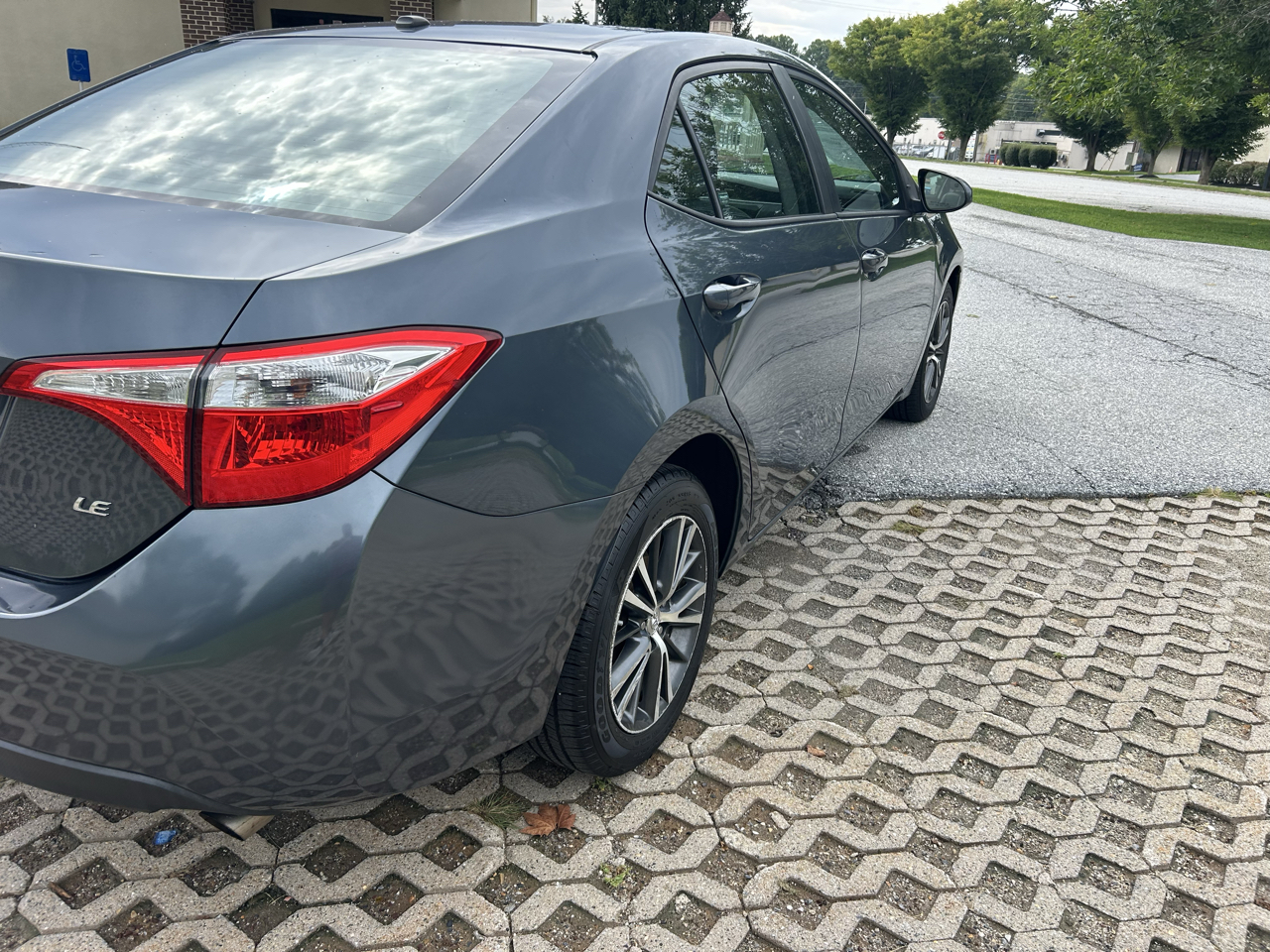 Toyota Corolla 4dr Sdn CVT LE Premium (Natl) 2016