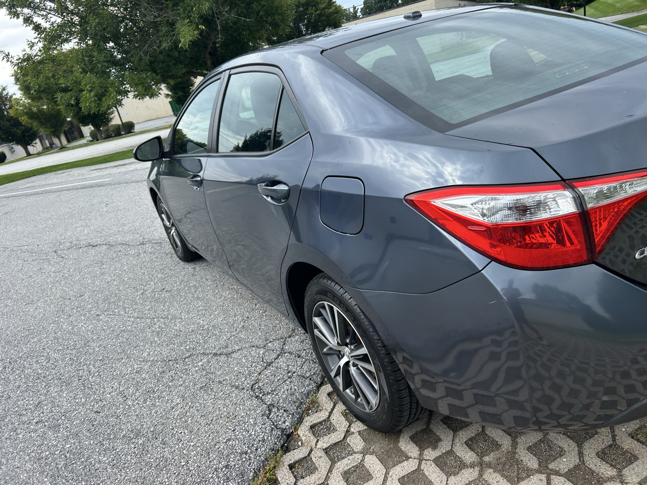 Toyota Corolla 4dr Sdn CVT LE Premium (Natl) 2016