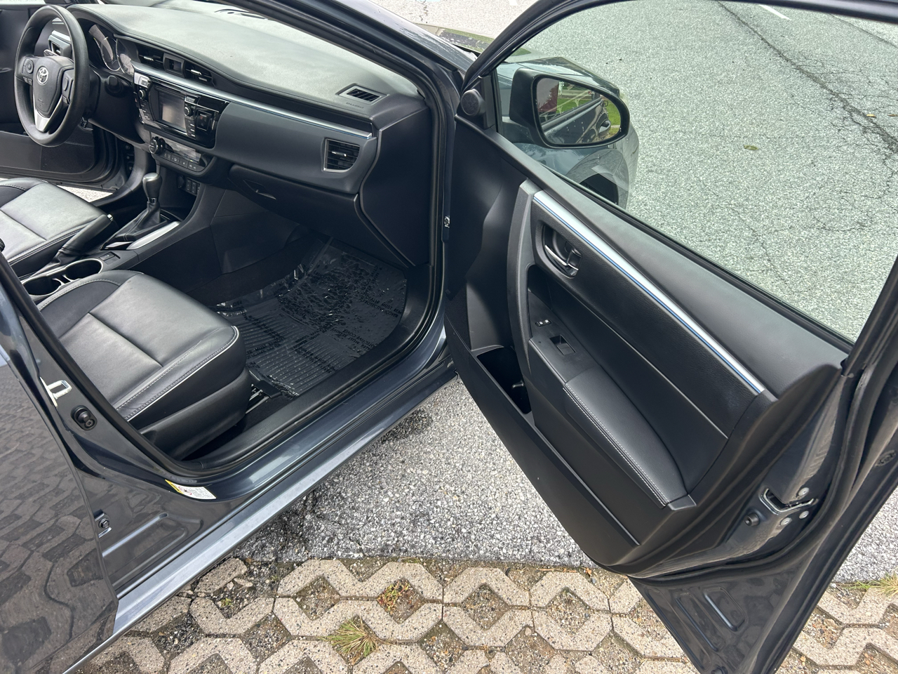 Toyota Corolla 4dr Sdn CVT LE Premium (Natl) 2016