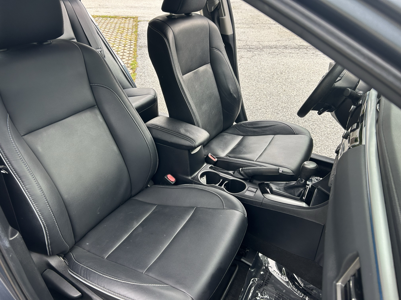 Toyota Corolla 4dr Sdn CVT LE Premium (Natl) 2016