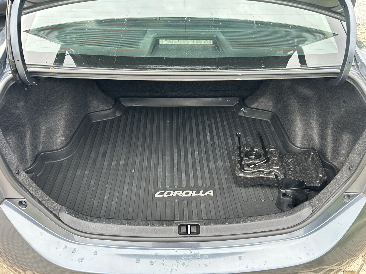 Toyota Corolla 4dr Sdn CVT LE Premium (Natl) 2016