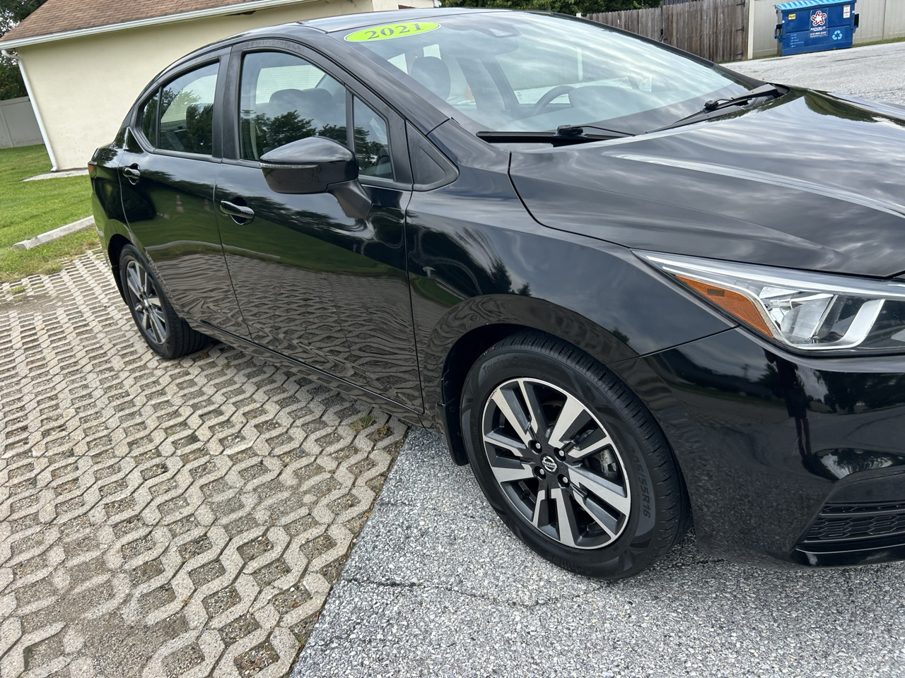 Nissan Versa SV CVT 2021