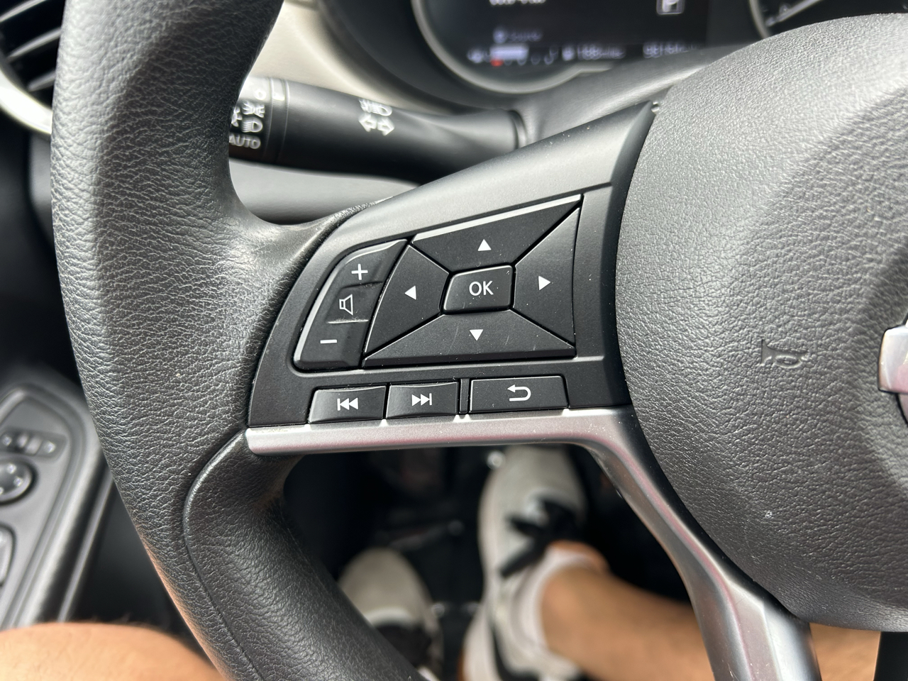 Nissan Versa SV CVT 2021