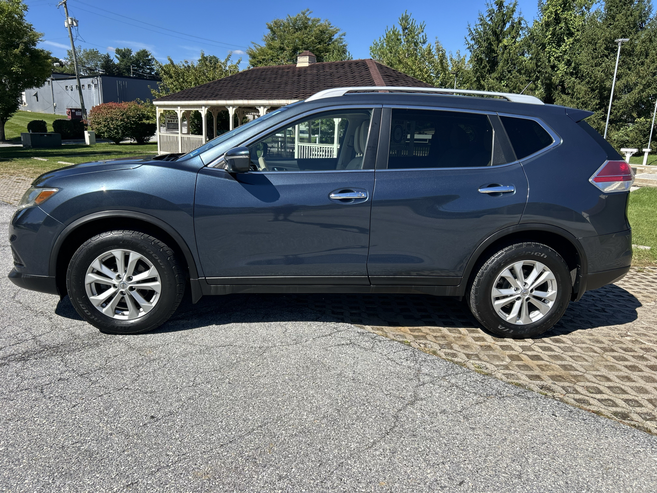 Nissan Rogue AWD 4dr SV 2014