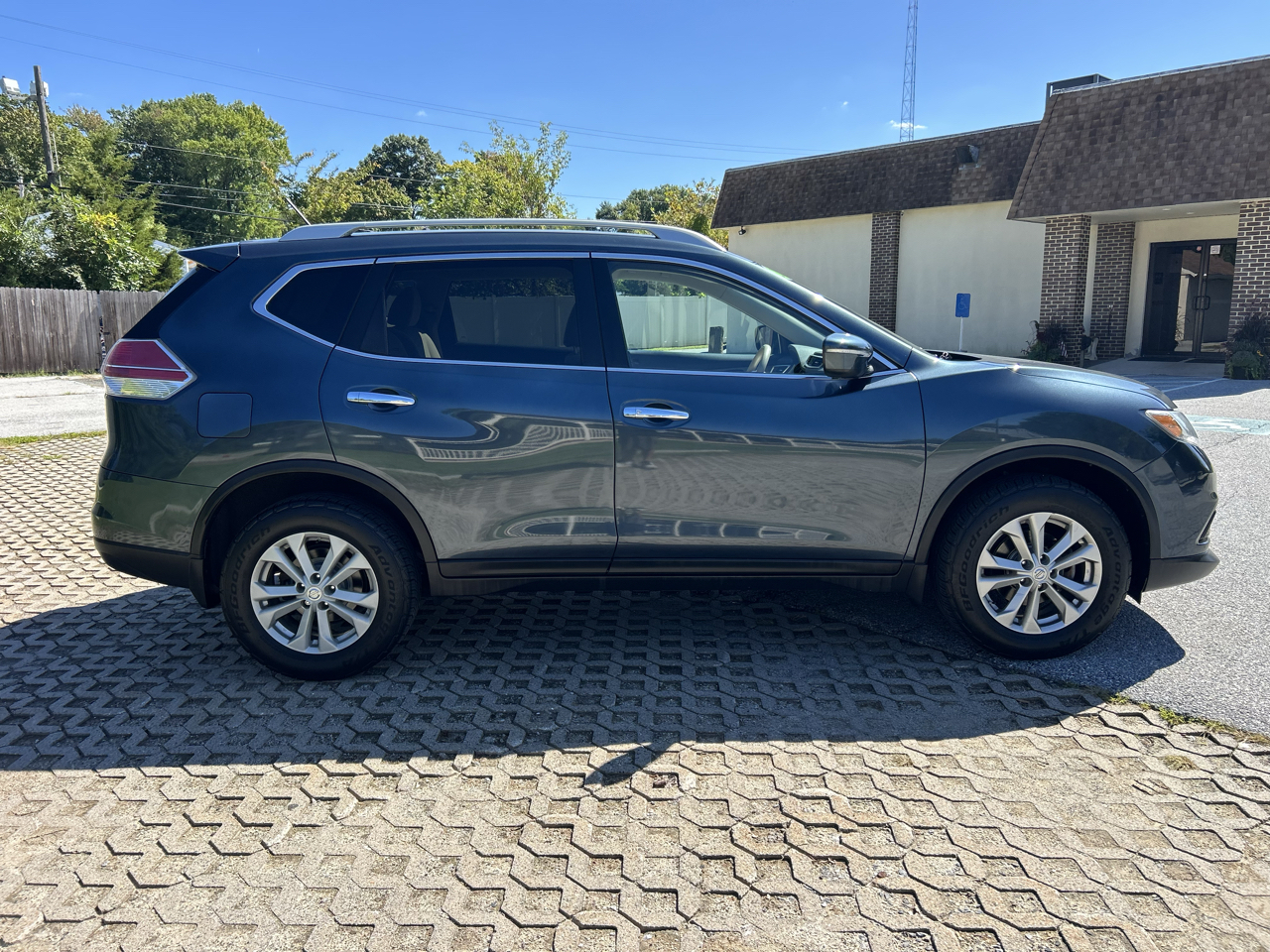 Nissan Rogue AWD 4dr SV 2014