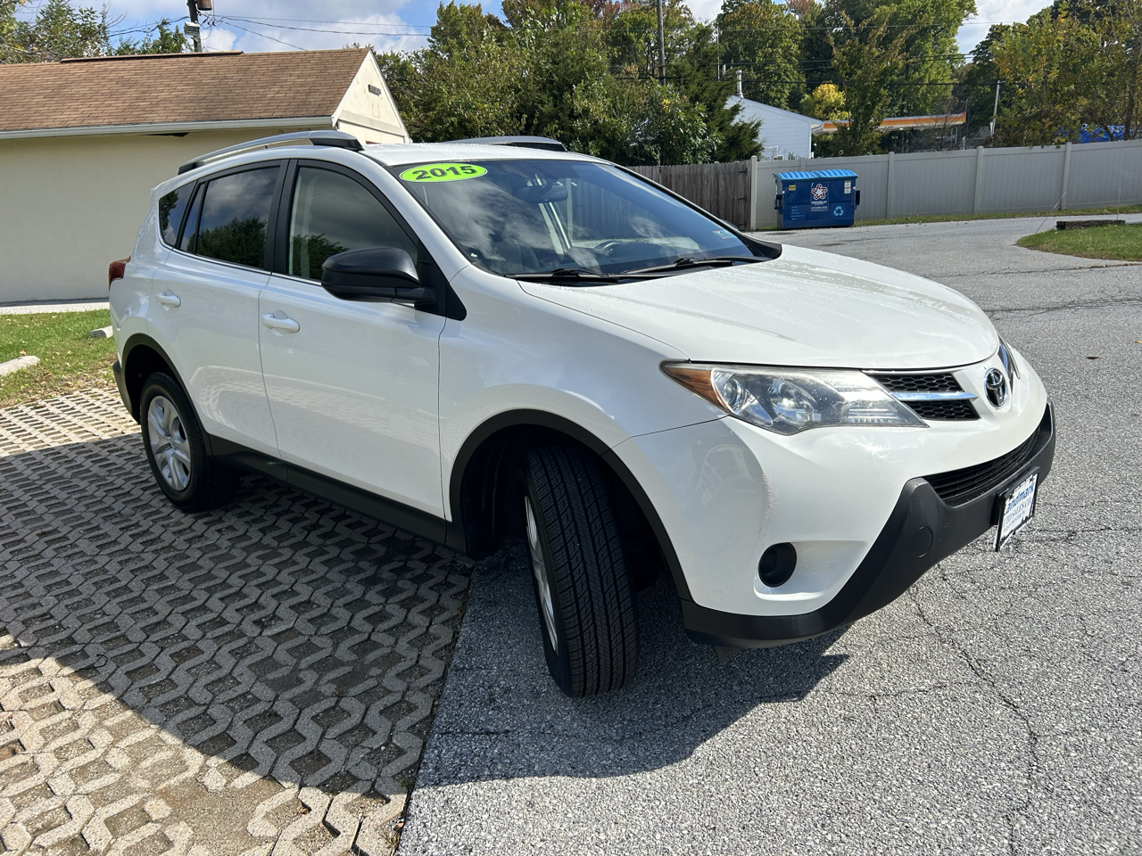 Toyota RAV4 AWD 4dr LE (Natl) 2015