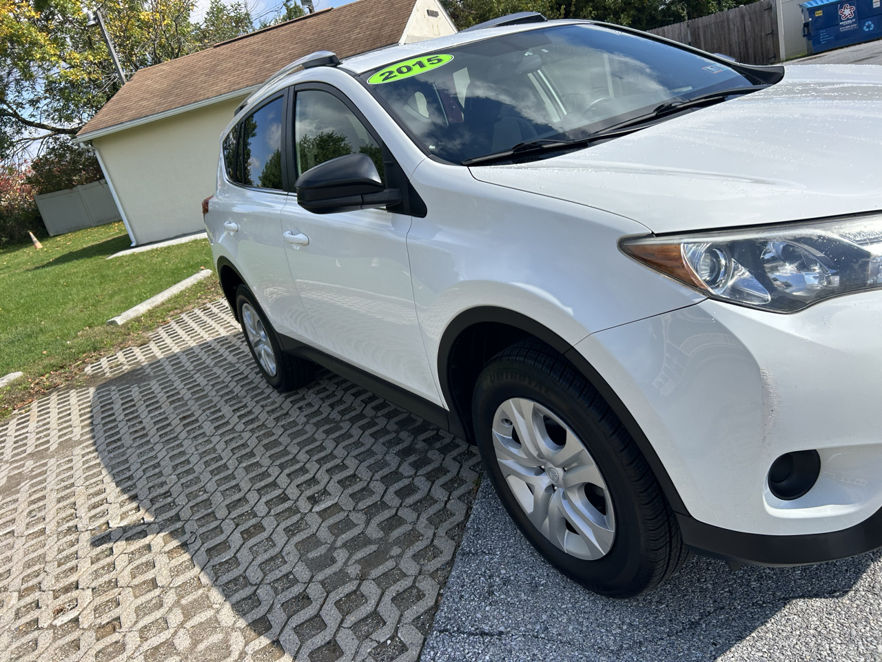 Toyota RAV4 AWD 4dr LE (Natl) 2015