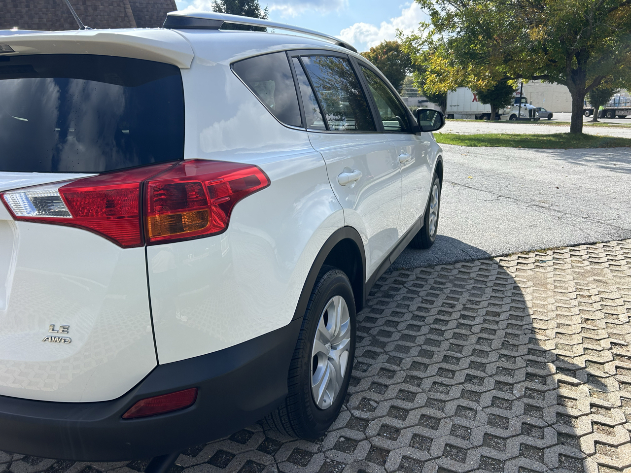 Toyota RAV4 AWD 4dr LE (Natl) 2015