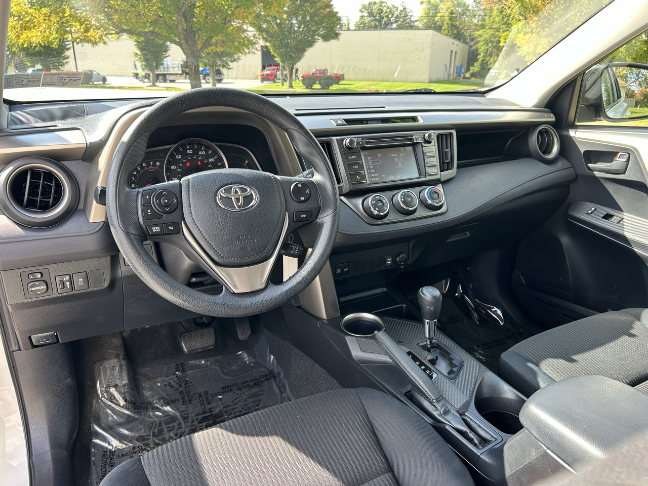 Toyota RAV4 AWD 4dr LE (Natl) 2015