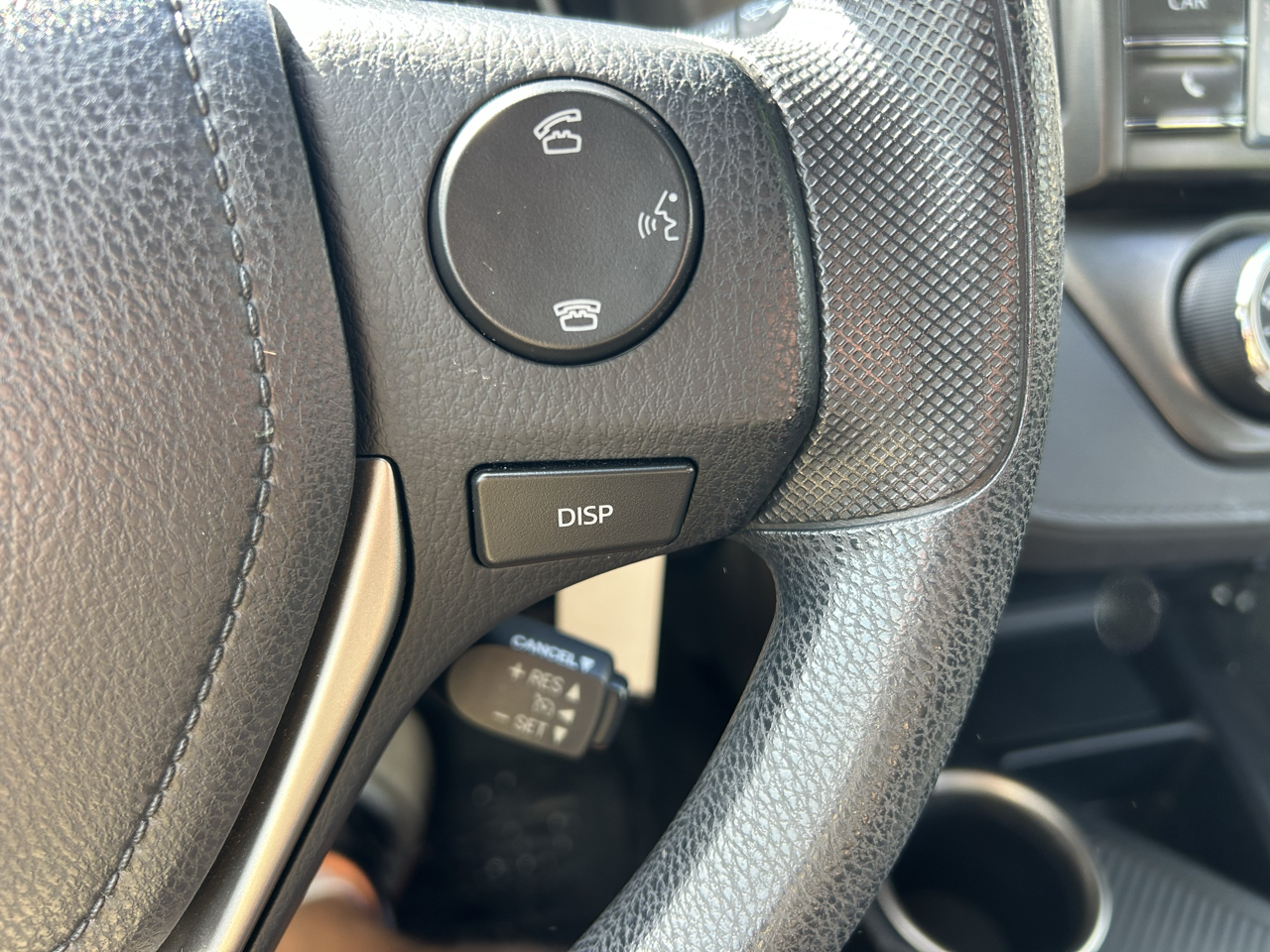 Toyota RAV4 AWD 4dr LE (Natl) 2015