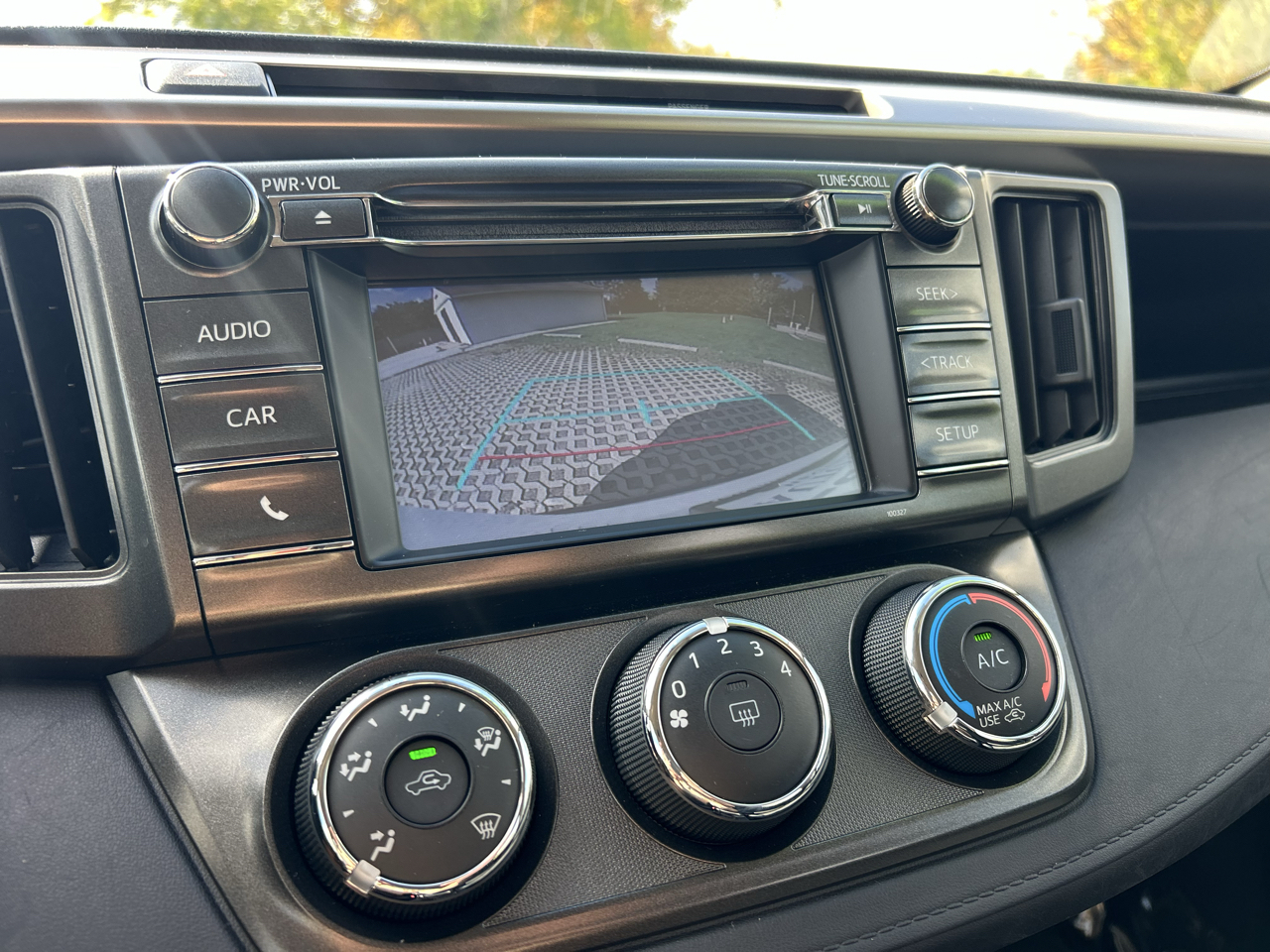 Toyota RAV4 AWD 4dr LE (Natl) 2015