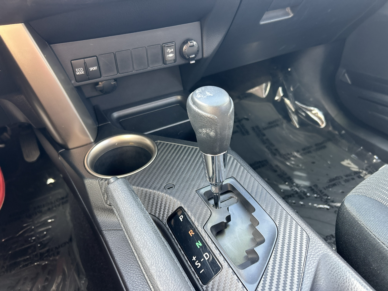 Toyota RAV4 AWD 4dr LE (Natl) 2015