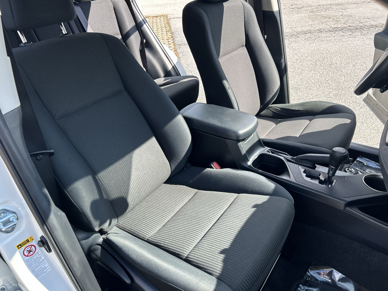 Toyota RAV4 AWD 4dr LE (Natl) 2015