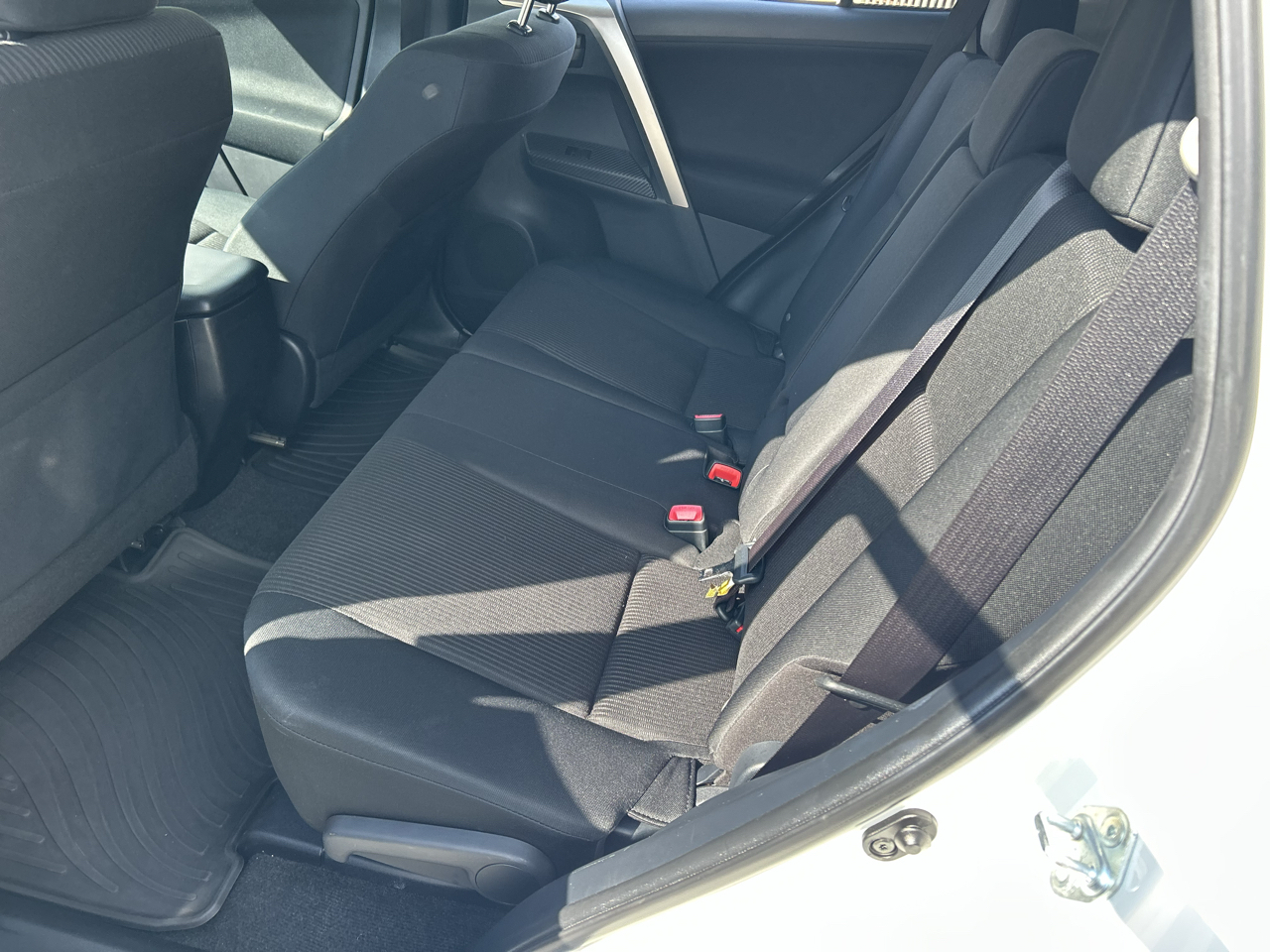 Toyota RAV4 AWD 4dr LE (Natl) 2015