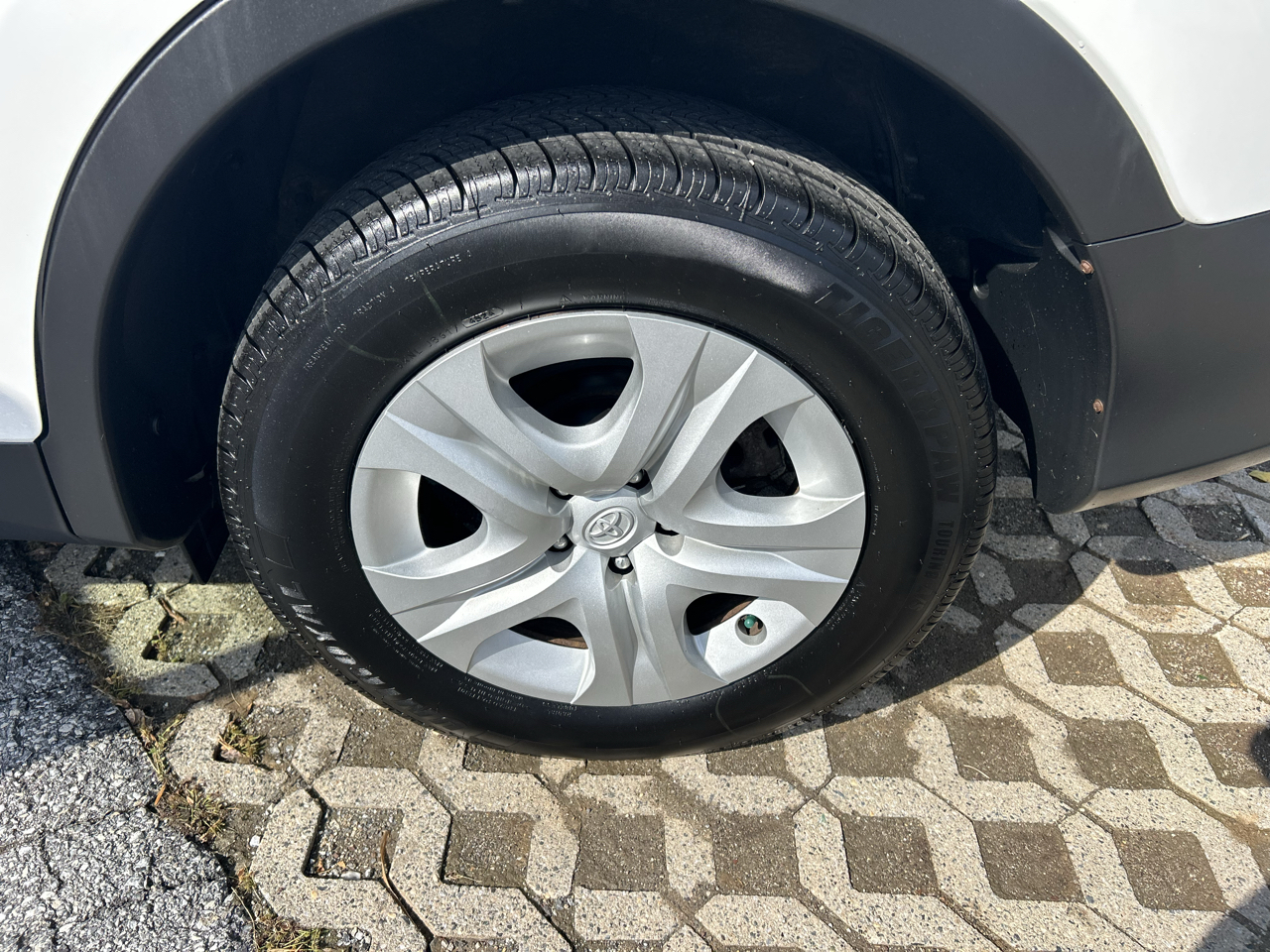 Toyota RAV4 AWD 4dr LE (Natl) 2015