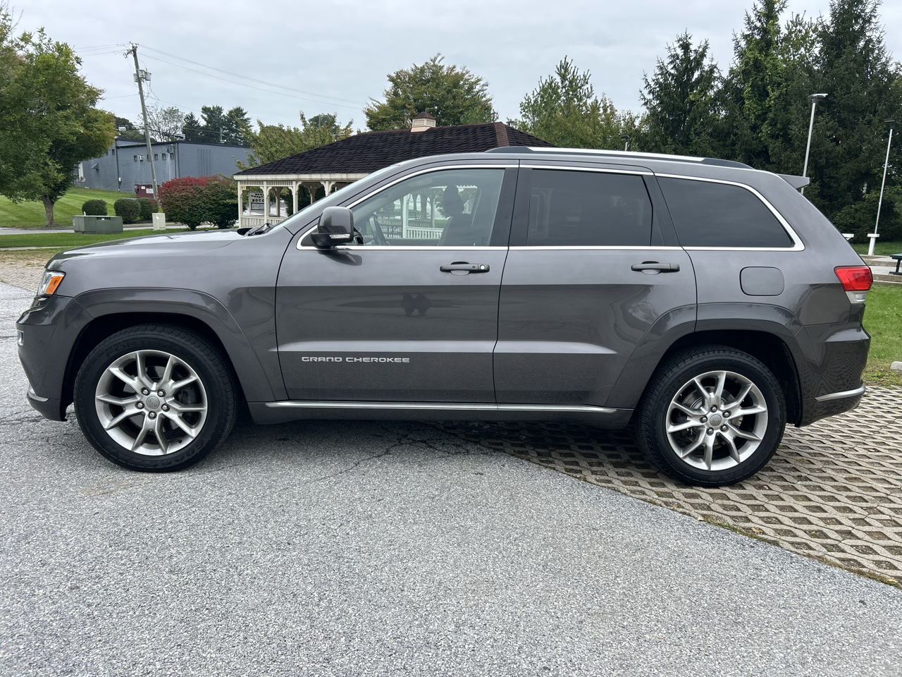 Jeep Grand Cherokee 4WD 4dr Summit 2015