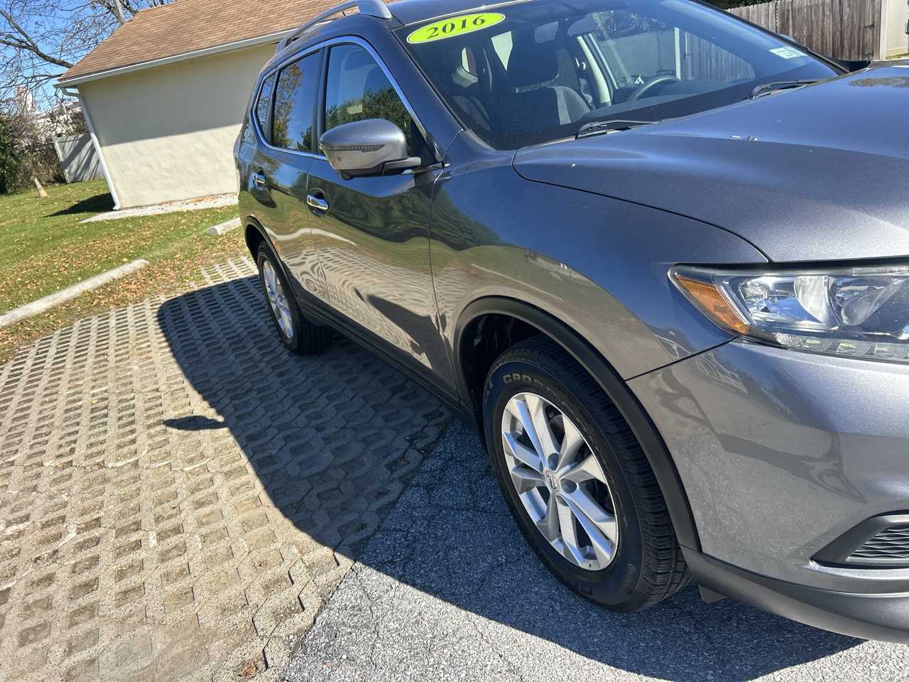Nissan Rogue AWD 4dr SV 2016