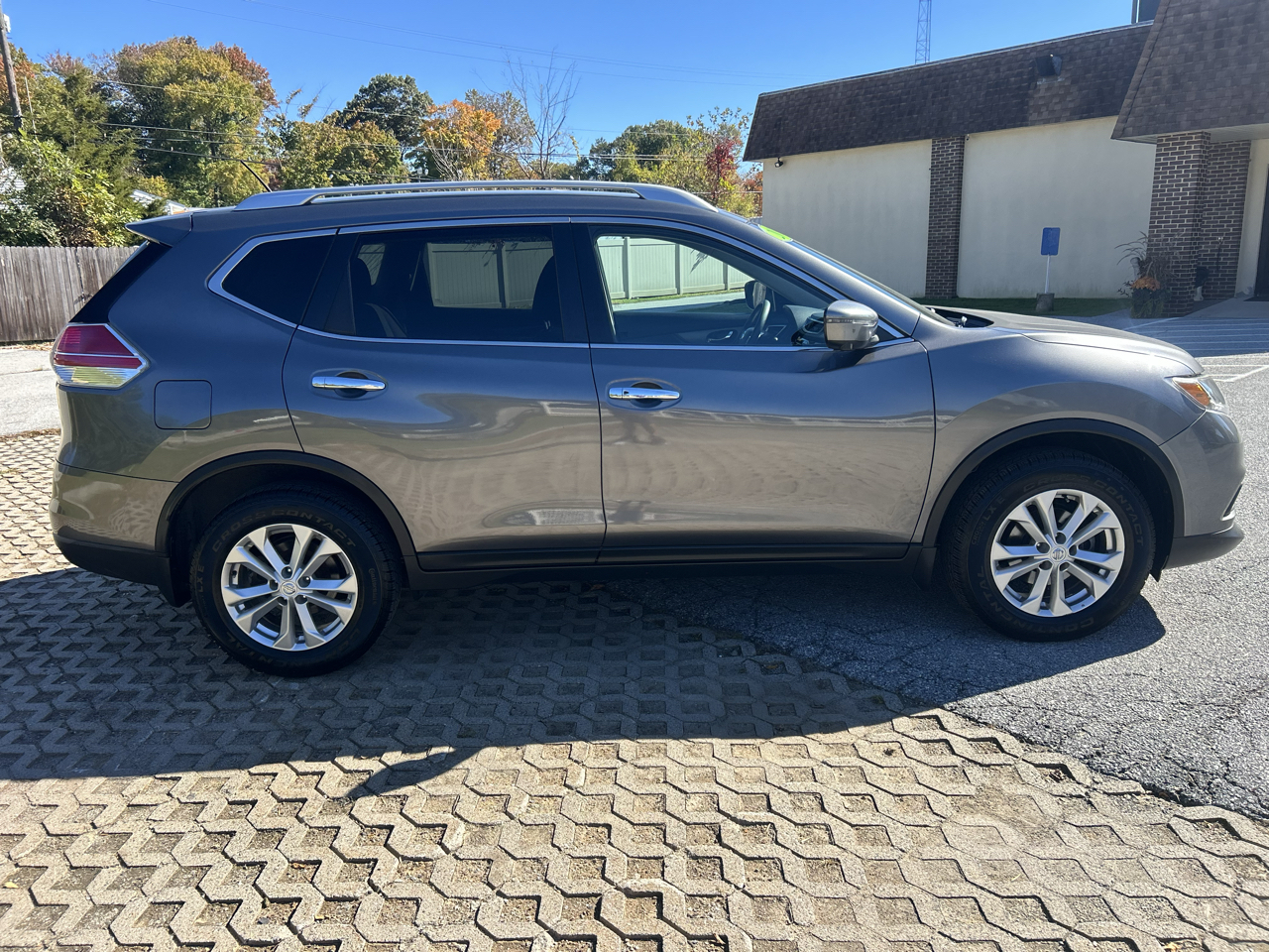 Nissan Rogue AWD 4dr SV 2016