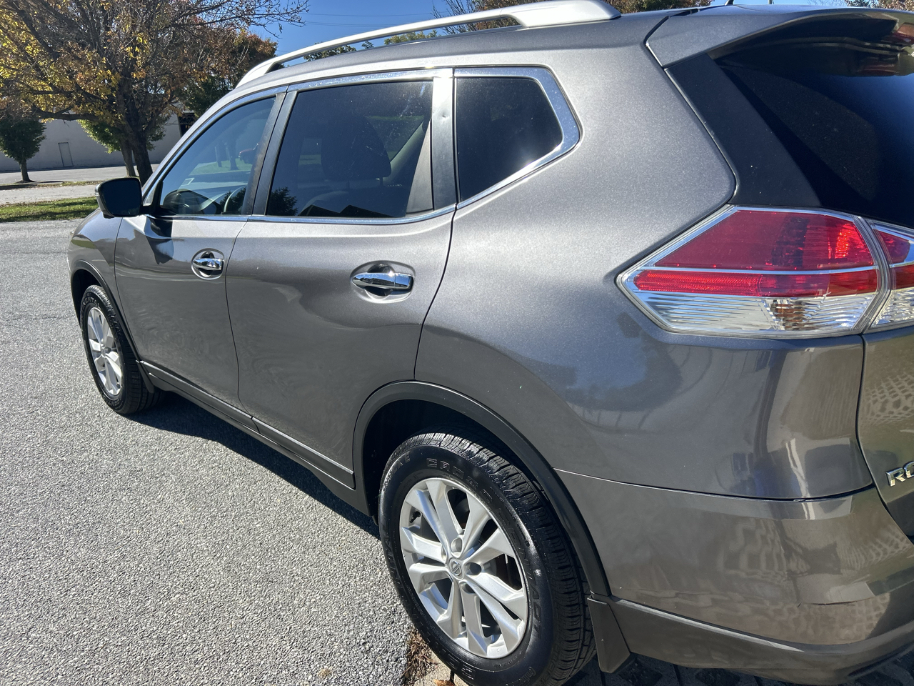 Nissan Rogue AWD 4dr SV 2016