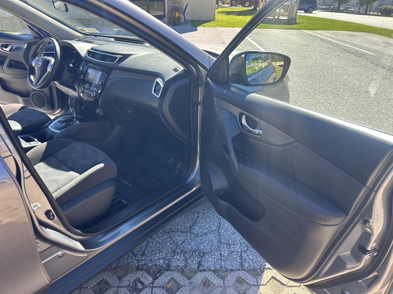 Nissan Rogue AWD 4dr SV 2016