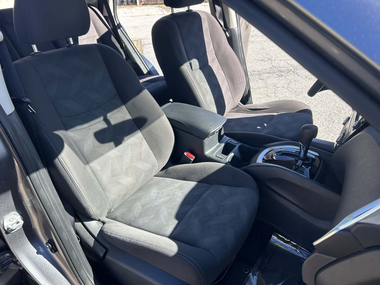 Nissan Rogue AWD 4dr SV 2016