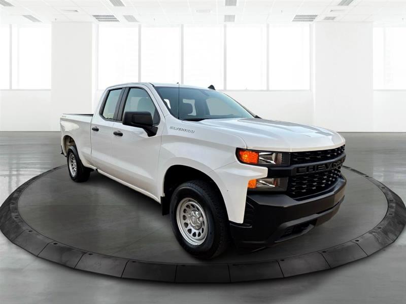 2021 Chevrolet Silverado 1500 LT photo 2