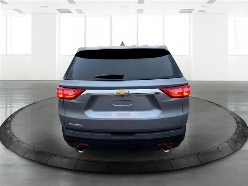 2021 Chevrolet Traverse LS photo 4