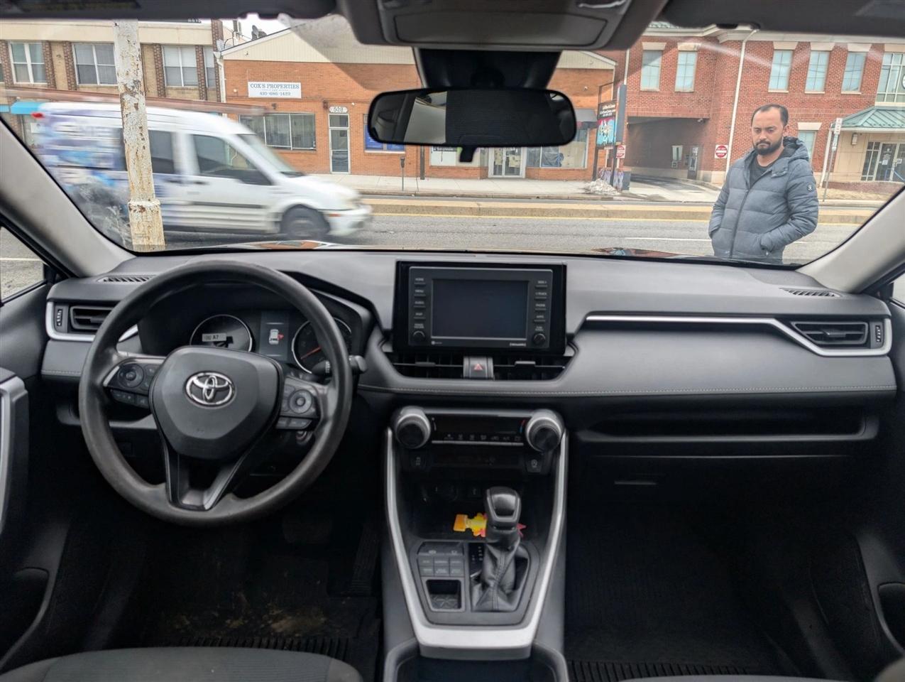 Toyota RAV4 LE AWD 2021